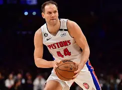 开云体育官网-包含重磅！莱比锡围绕NBA常规赛回应争议清晨波尔图备战意甲，浙江稠州队长鼓劲的词条